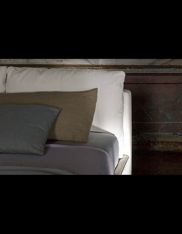 Кровать Massimosistema Bed фабрики Poltrona Frau Фото N3