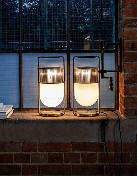 Настольная лампа Xi фабрики Poltrona Frau Фото N5