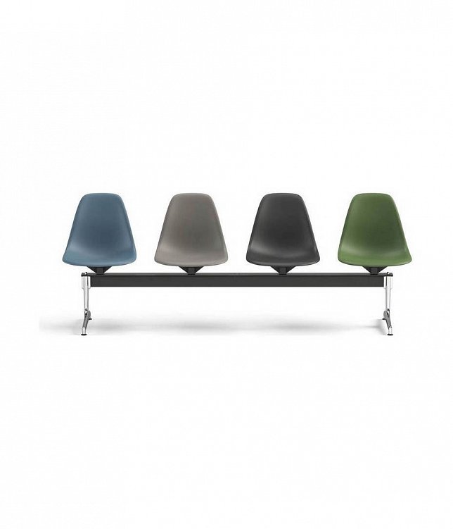 Стулья для аэропорта Eames Plastic Side Chair фабрики Vitra